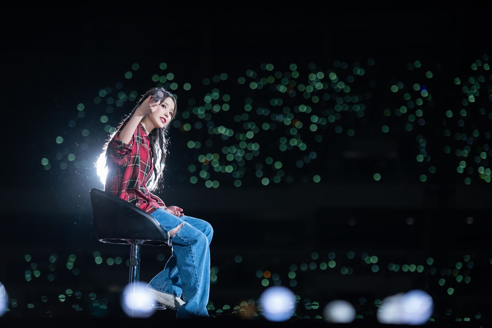 Fondo de película de IU Concert: The Golden Hour sesión aniversario